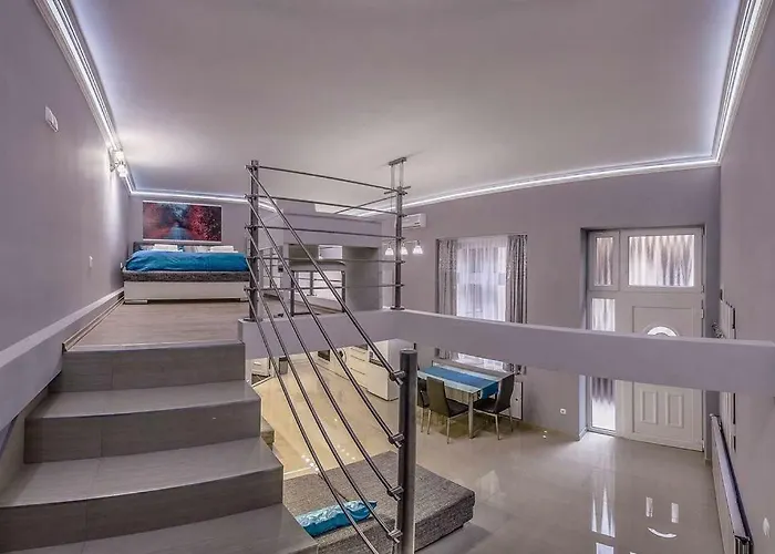 Oktogon Downtown * Budapeste